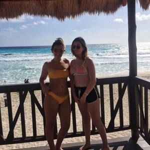 Meet your Posher, Talia